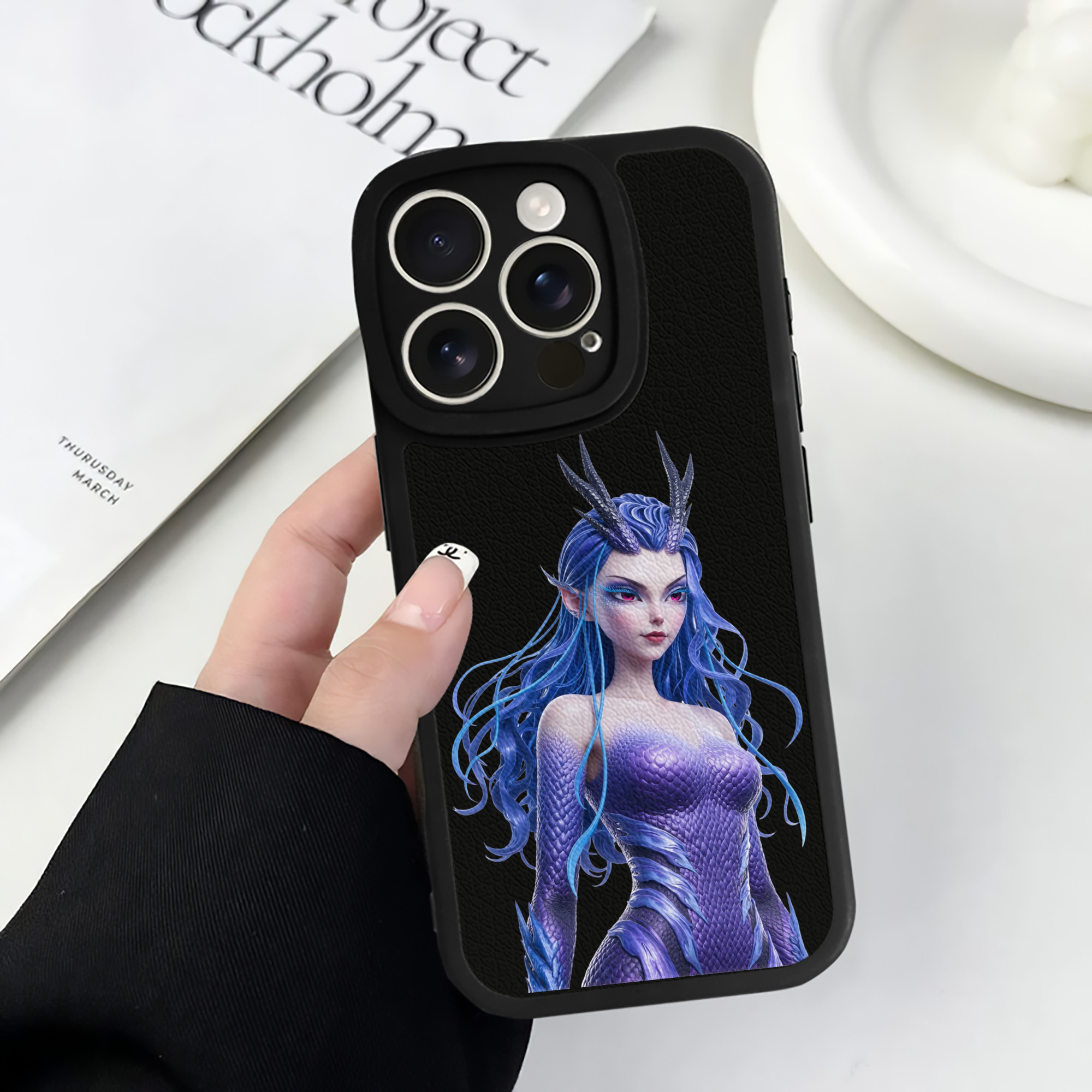 （画像用） Ne Zha 2 ナタ 魔童の大暴れ 【iPhone 16シリーズ対応】シリコンスマホケース（レザー調） 材質：シリコン